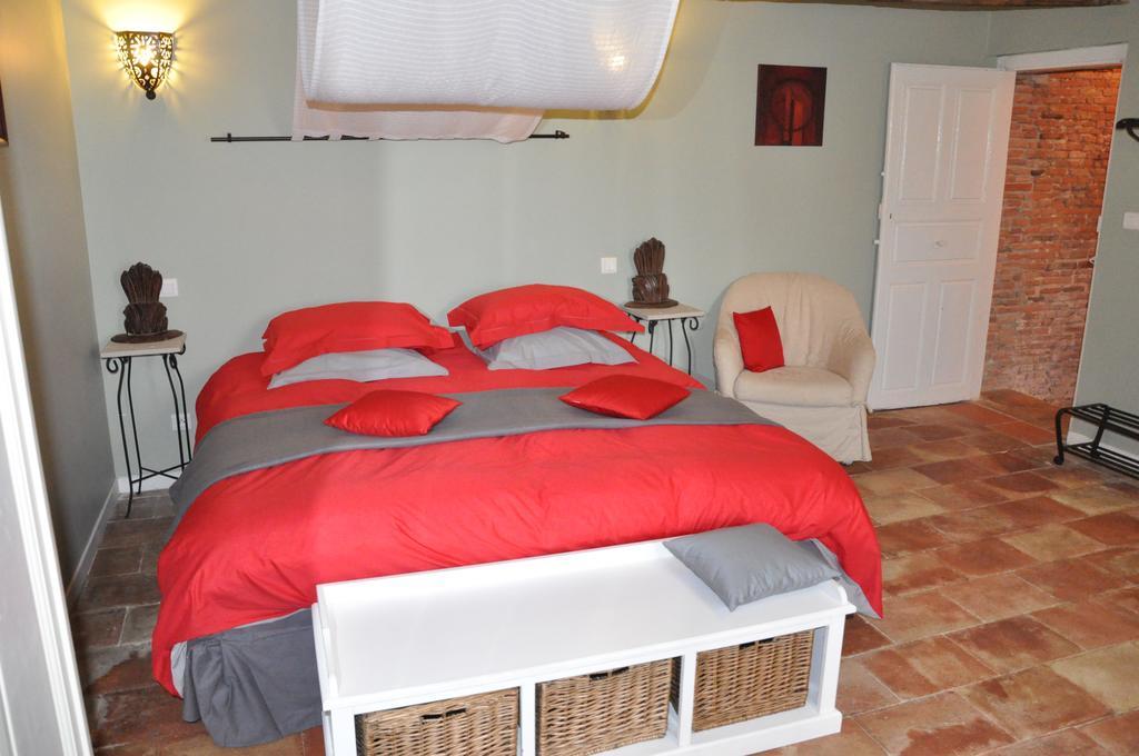 Caraman Le Lac De Crivito B&B 객실 사진